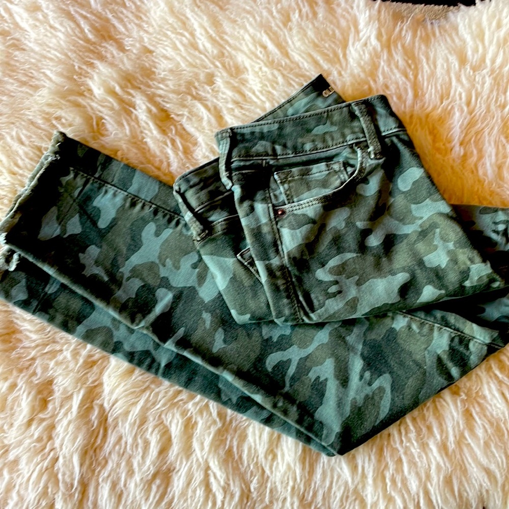 Old Navy rockstar mid rise camo skinny jeans
